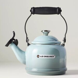 NWT Le Creuset Demi Kettle